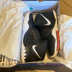 DS Kyrie 6 “Jet Black”